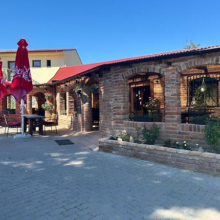 Penzion Grusbach Hotel Hrusovany nad Jevisovkou Exterior foto